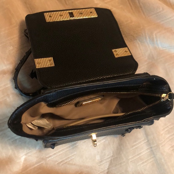 Stunner 👜 - Picture 2 of 5